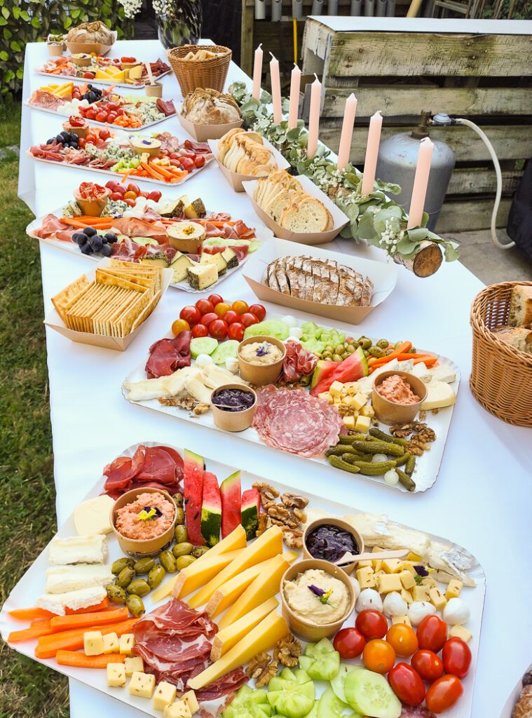 grand-buffet-charcuterie-fromage